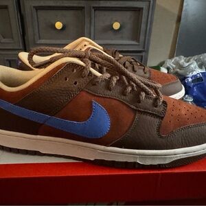 Men’s Nike dunk low in blue and brown color. Size 13